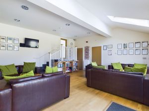Communal Lounge- click for photo gallery